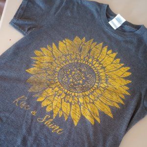 Sunflower tee shirt small